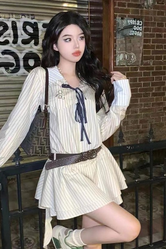 學院風長袖條紋襯衫連衣裙女春秋季2025新款茶系穿搭假兩件套短裙