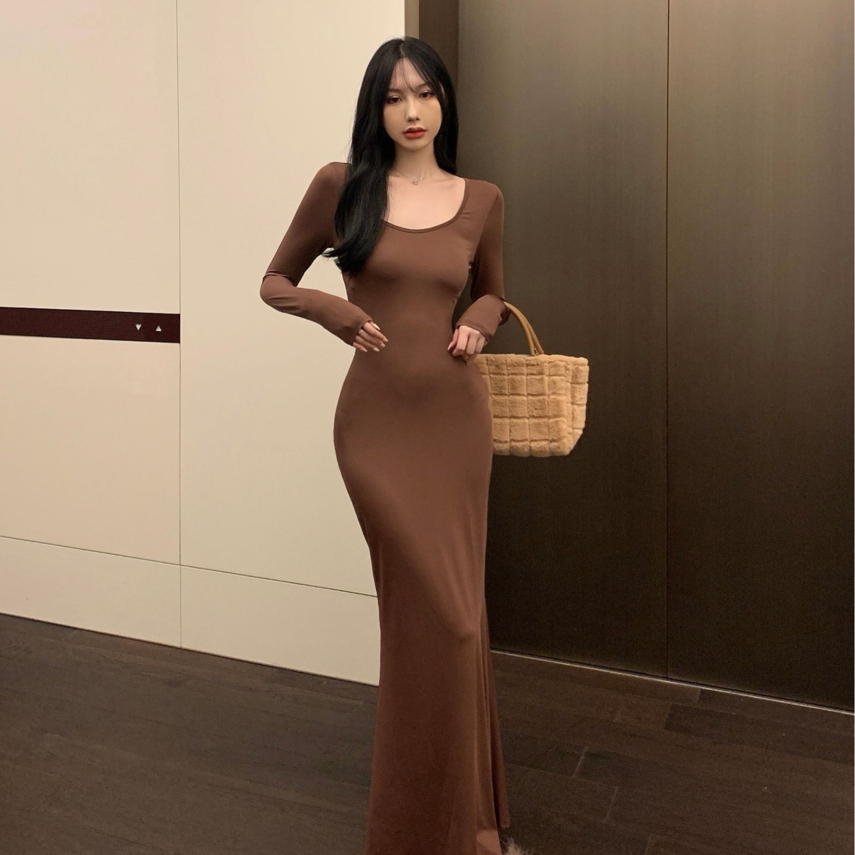 辣妹性感長袖連衣裙女秋季2025新款咖色打底長裙修身魚尾包臀裙子