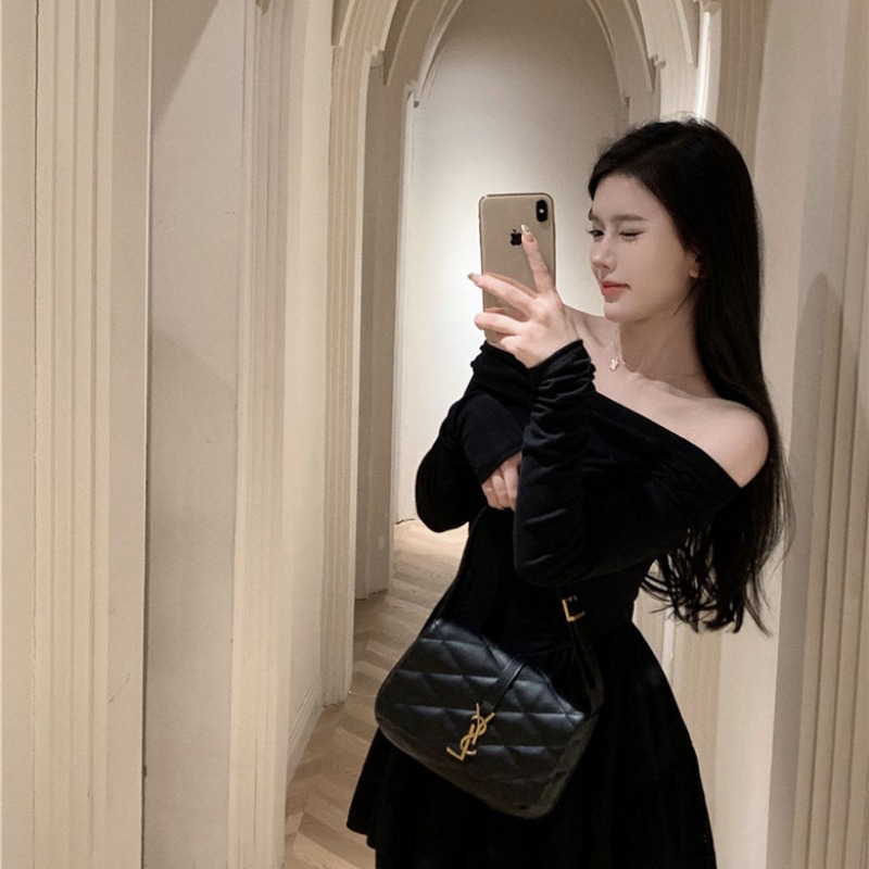 法式氣質一字領a字短裙子長袖連衣裙女夏裝甜辣妹修身收腰小黑裙