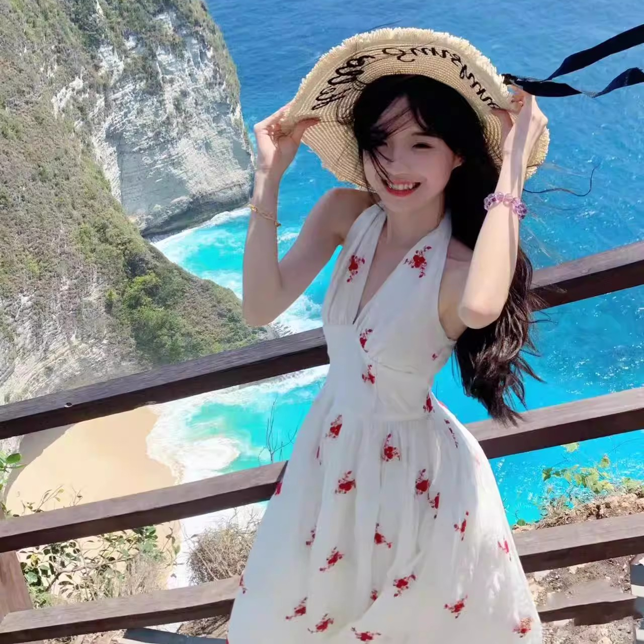 無袖V領掛脖連衣裙夏季新款溫柔氣質收腰顯瘦連衣裙仙氣超仙森系