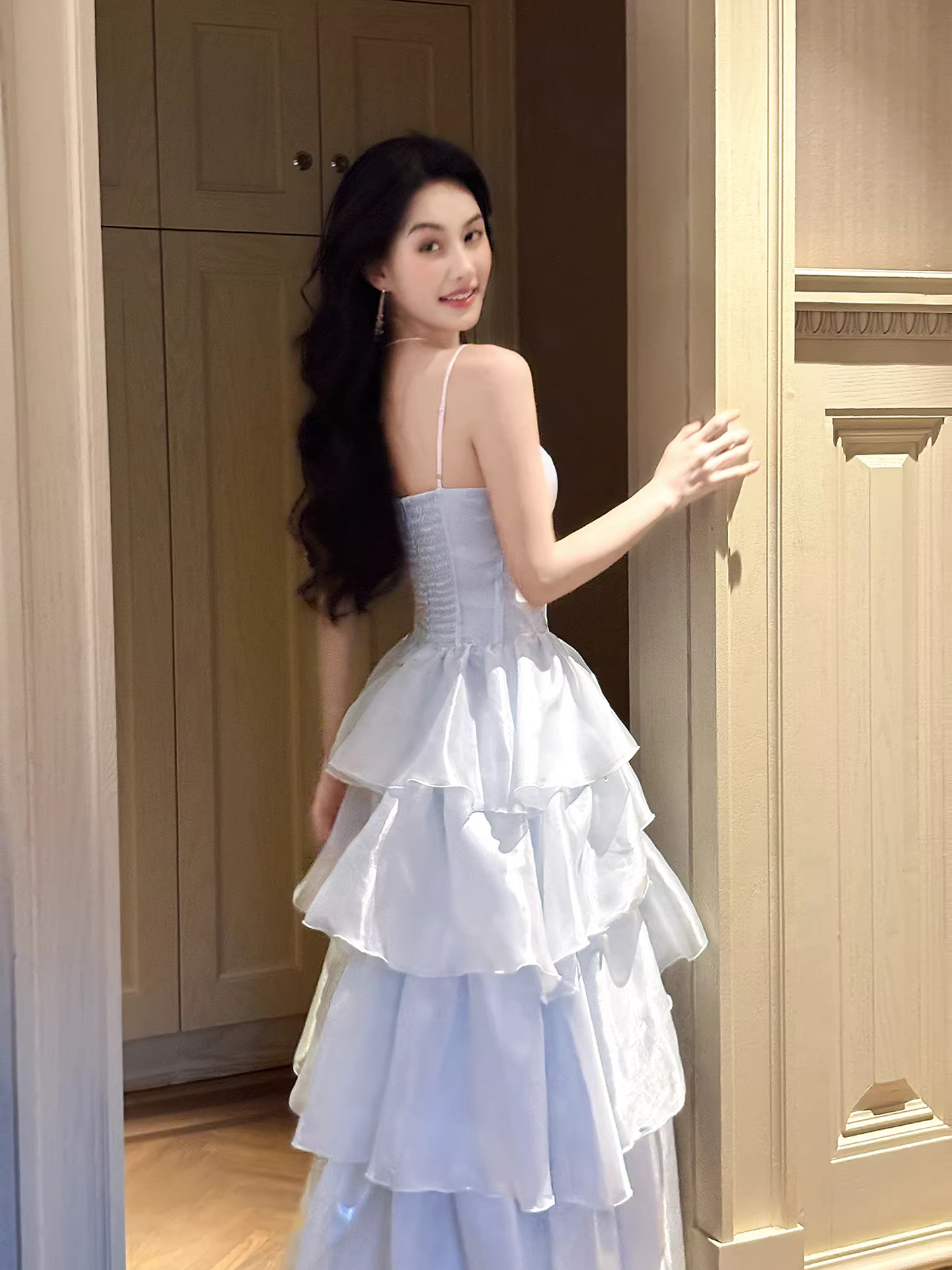 法式小資藍色吊帶修身連衣裙生日禮服蝴蝶結設計小眾優雅多層次裙