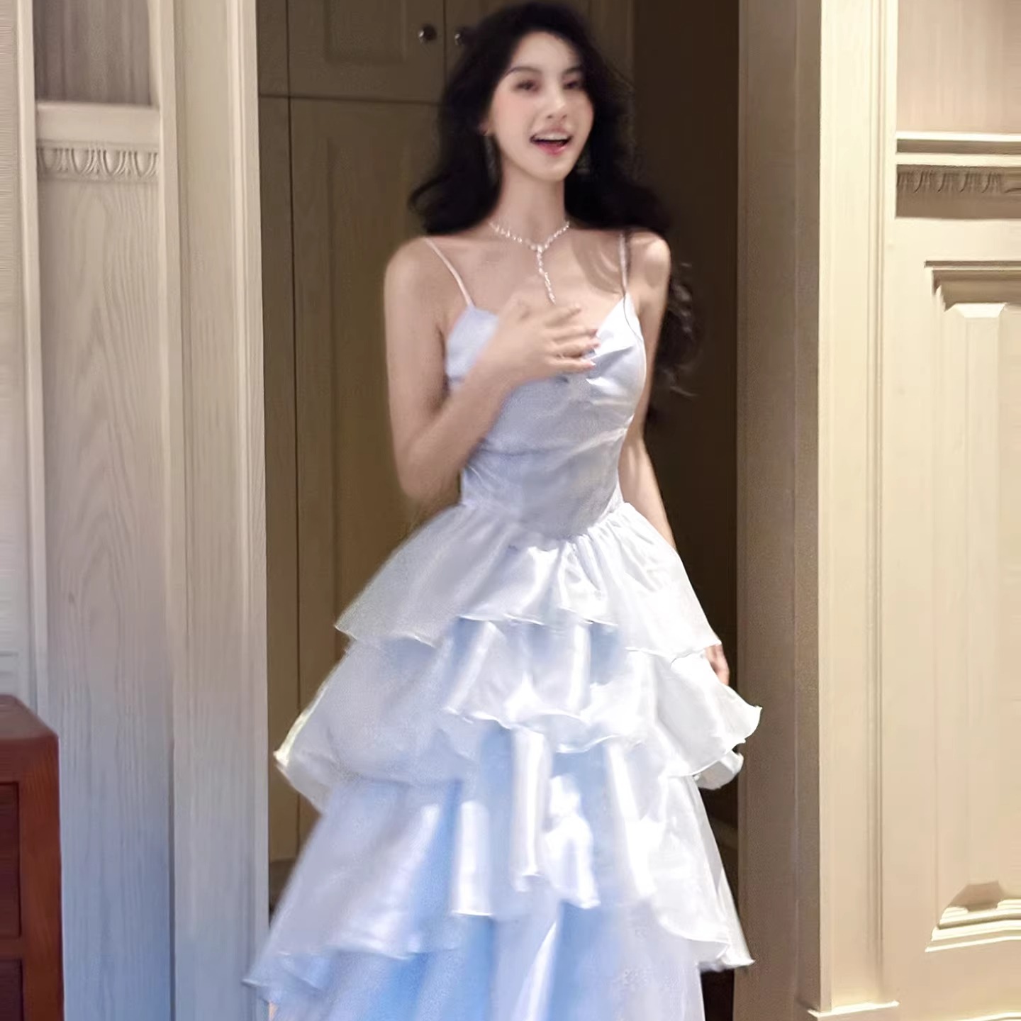 法式小資藍色吊帶修身連衣裙生日禮服蝴蝶結設計小眾優雅多層次裙