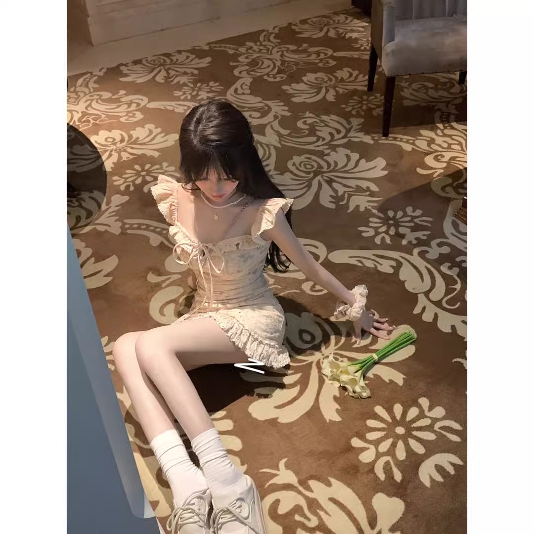花園派對甜美連衣裙花園派對純欲風甜美顯瘦氣質蕾絲飛飛袖連衣裙