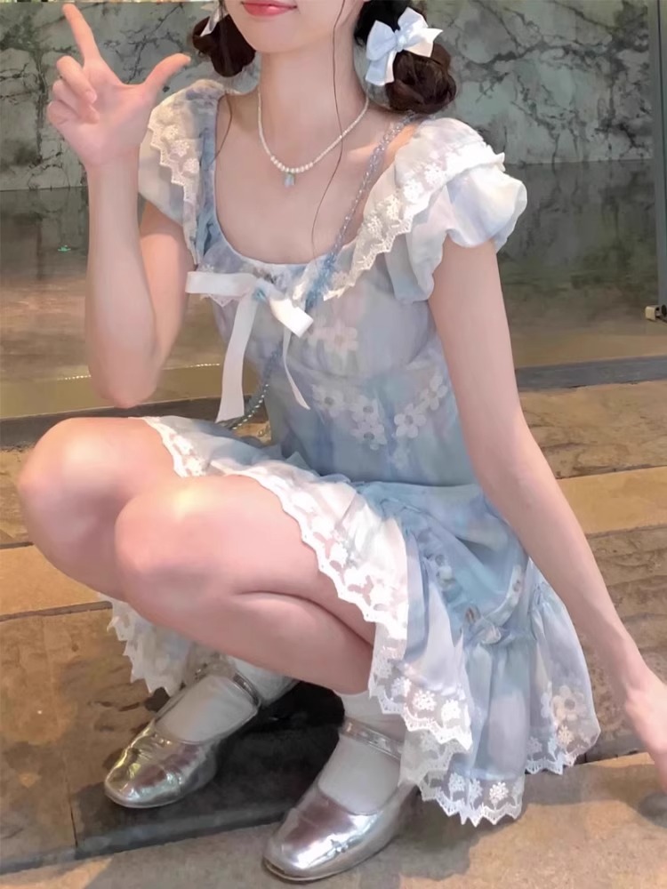 學院風蕾絲拼接蓬蓬裙女夏季新款小個子穿搭蝴蝶結短款碎花連衣裙