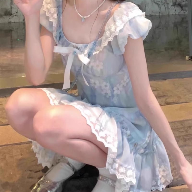 學院風蕾絲拼接蓬蓬裙女夏季新款小個子穿搭蝴蝶結短款碎花連衣裙