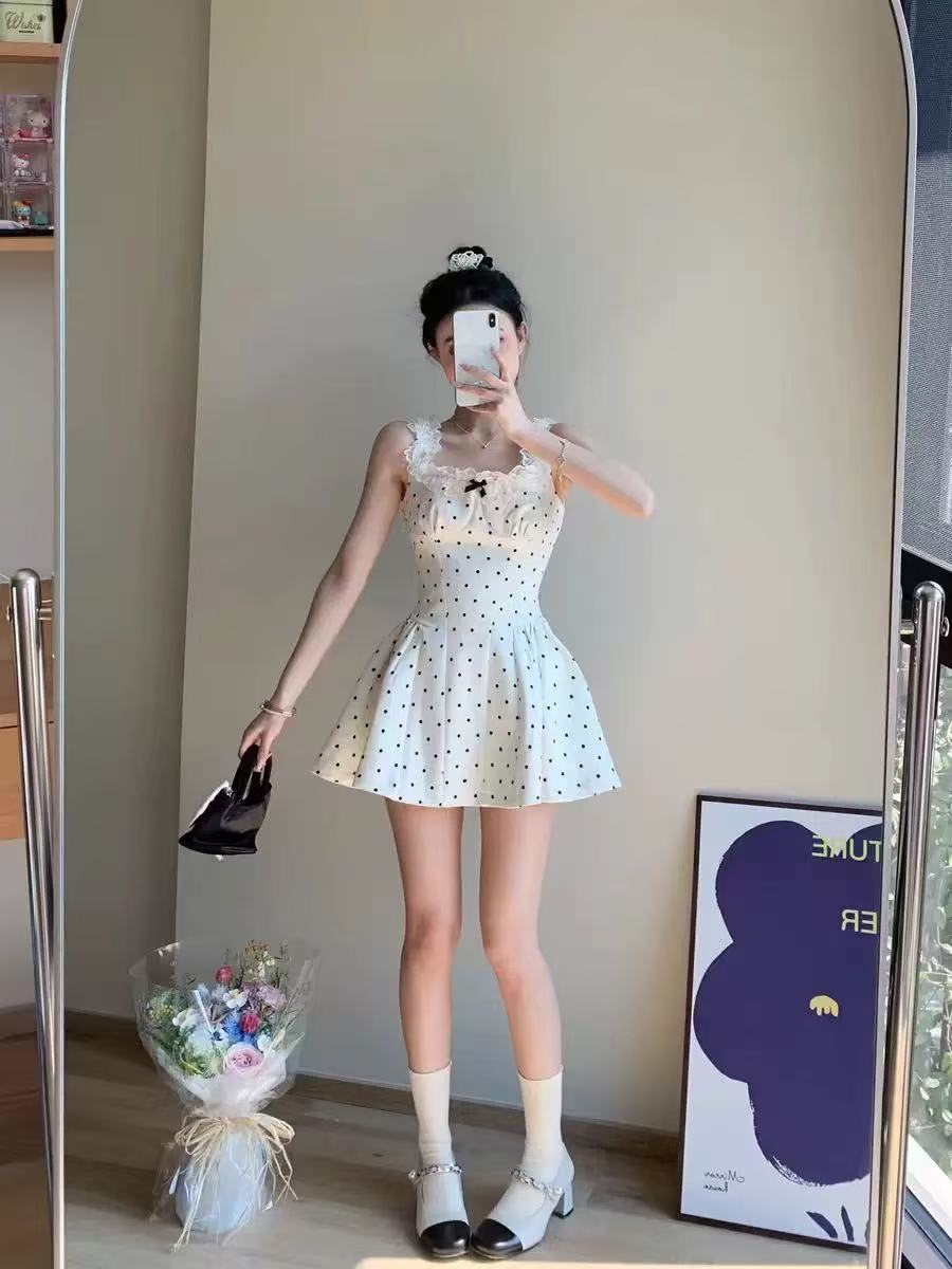 有拉鏈法式短裙甜美蕾絲吊帶波點連衣裙純欲新款設計裙子收腰A字