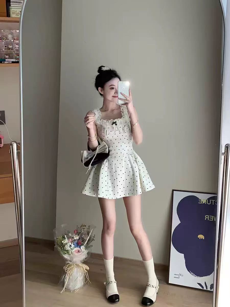 有拉鏈法式短裙甜美蕾絲吊帶波點連衣裙純欲新款設計裙子收腰A字