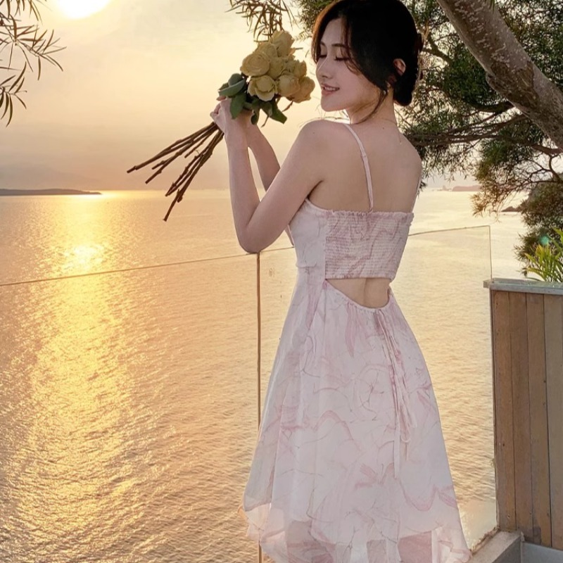 海灘夫人度假裙海邊沙灘裙小個子短裙粉色碎花吊帶裙連衣裙女夏季