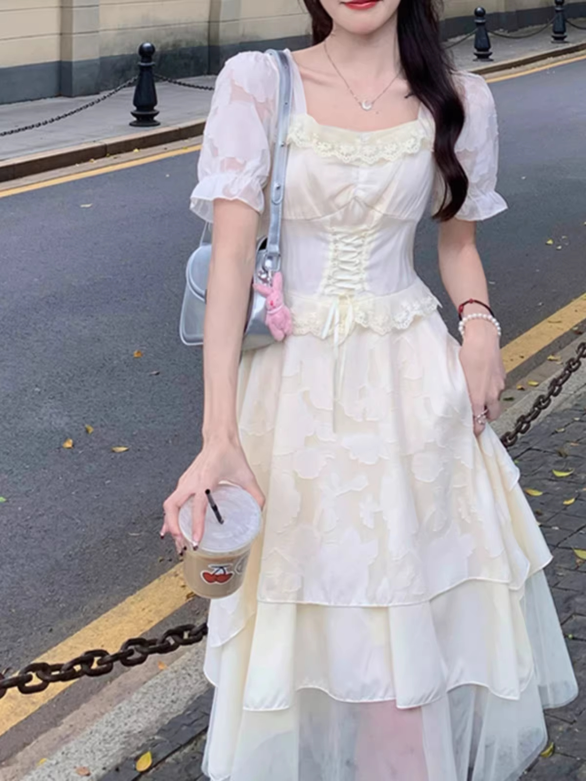 法式赫本風杏色連衣裙女夏季新款小個子甜美設計感小眾收腰長裙