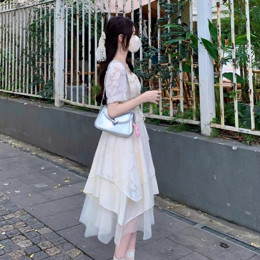 法式赫本風杏色連衣裙女夏季新款小個子甜美設計感小眾收腰長裙