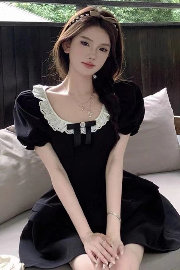蝴蝶結+拉鏈+肩墊法式高級小黑裙女夏方領蝴蝶結泡泡袖連衣裙