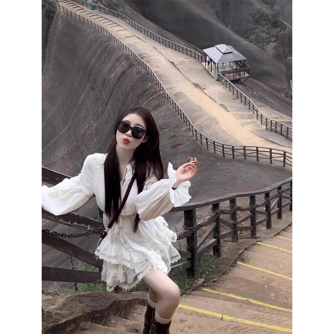 白色超仙收腰顯瘦長袖連衣裙女春秋季蓬蓬蛋糕裙氣質甜美小白裙子