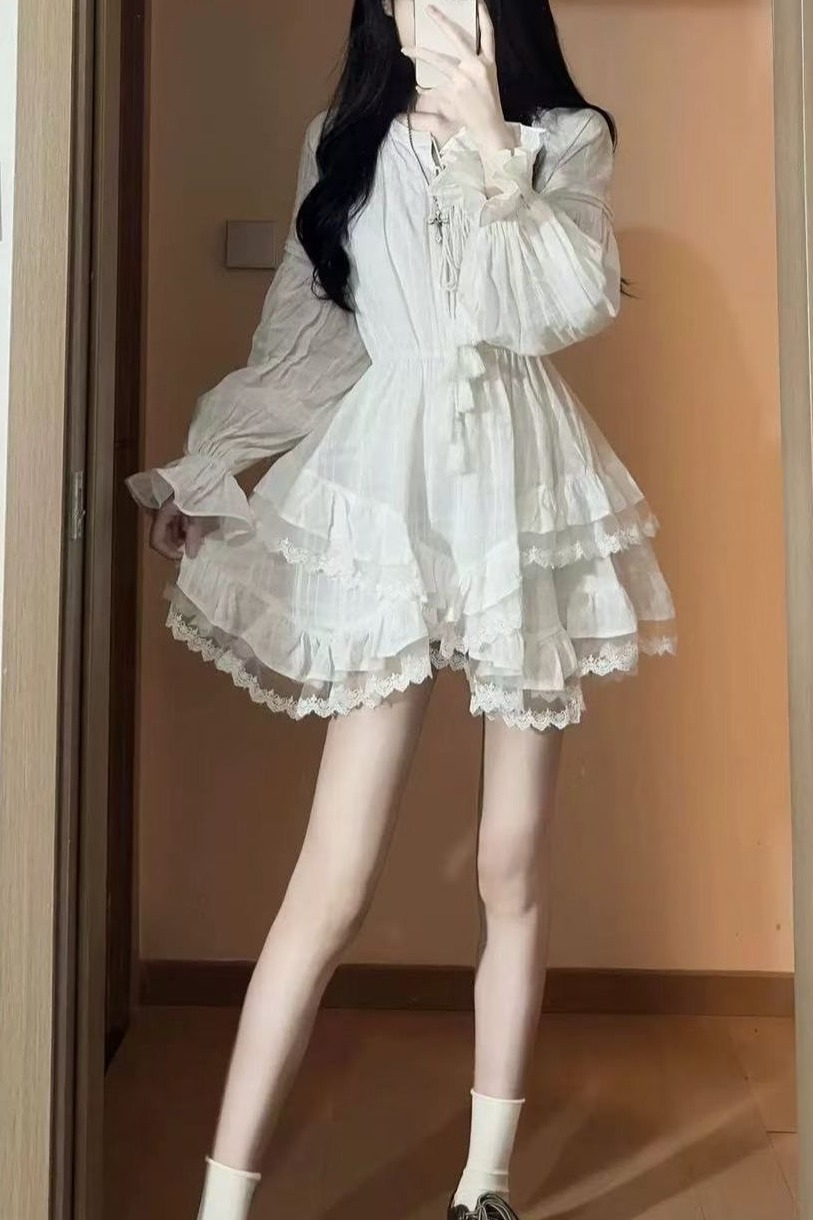 白色超仙收腰顯瘦長袖連衣裙女春秋季蓬蓬蛋糕裙氣質甜美小白裙子