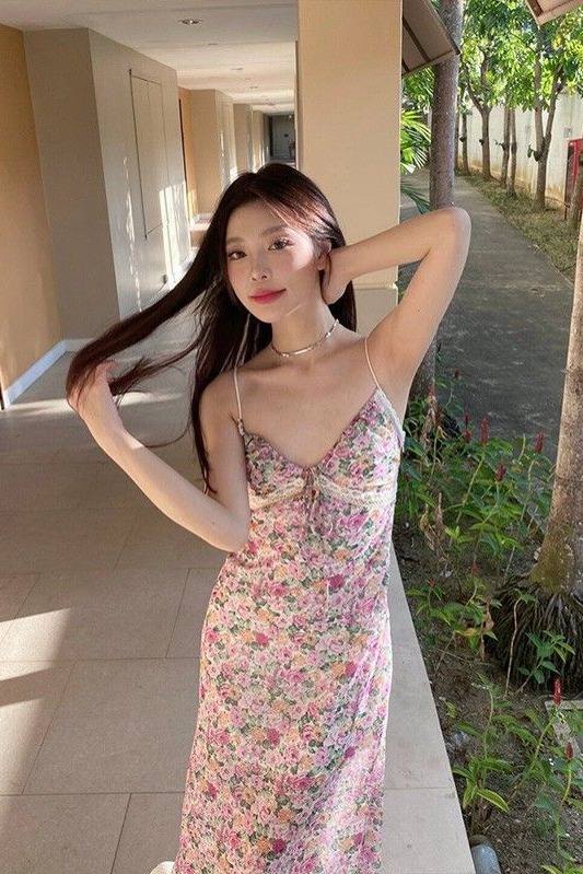 純欲蕾絲邊碎花吊帶連衣裙女夏度假風海邊沙灘裙辣妹高腰包臀裙子