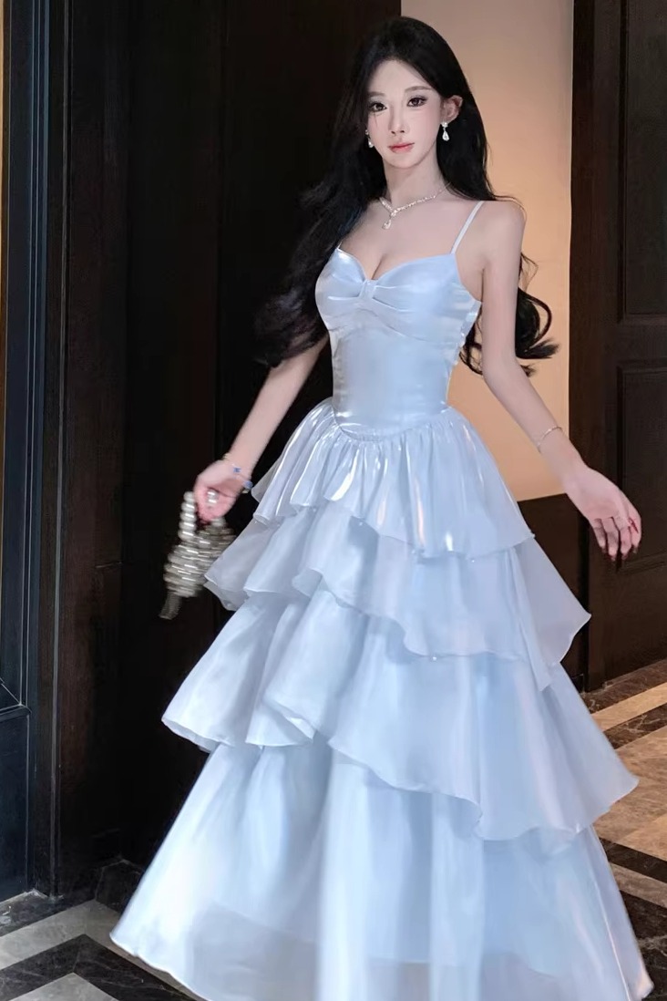 法式藍色光澤感吊帶蛋糕連衣裙女生日禮服裙收腰顯瘦海邊度假長裙