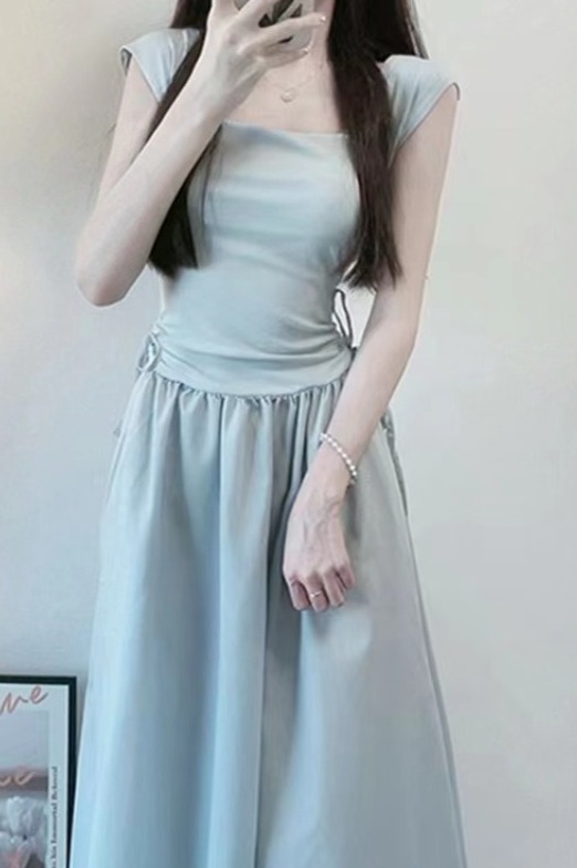 茶歇法式方領連衣裙子女夏季2026新款初戀清純奶甜長裙收腰小個子