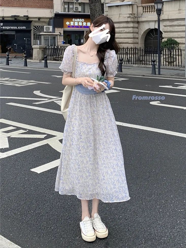 溫柔風碎花泡泡袖連衣裙女夏季2026新款收腰顯瘦系帶氣質短袖裙子
