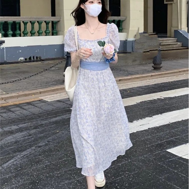 溫柔風碎花泡泡袖連衣裙女夏季2026新款收腰顯瘦系帶氣質短袖裙子