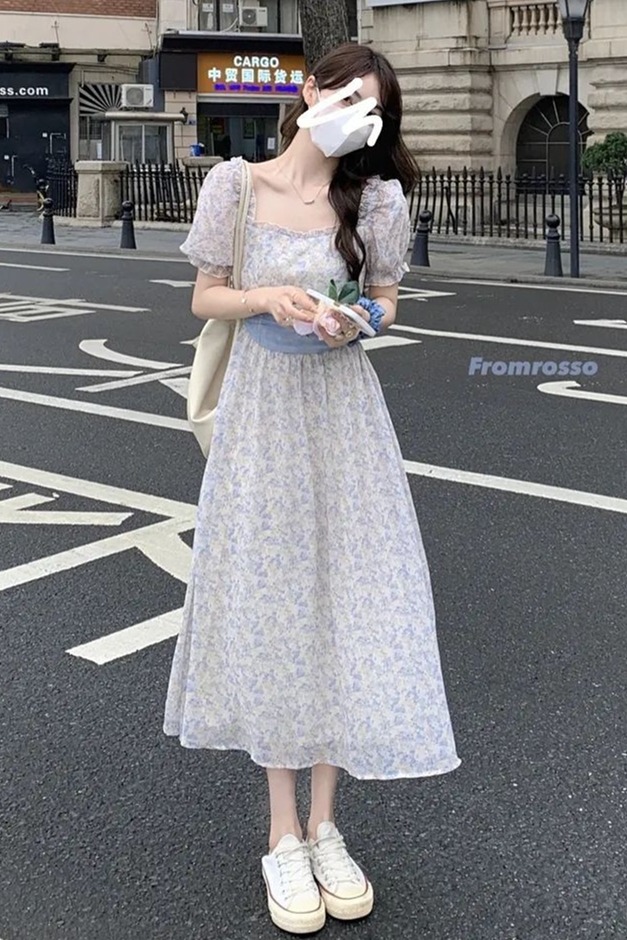 溫柔風碎花泡泡袖連衣裙女夏季2026新款收腰顯瘦系帶氣質短袖裙子