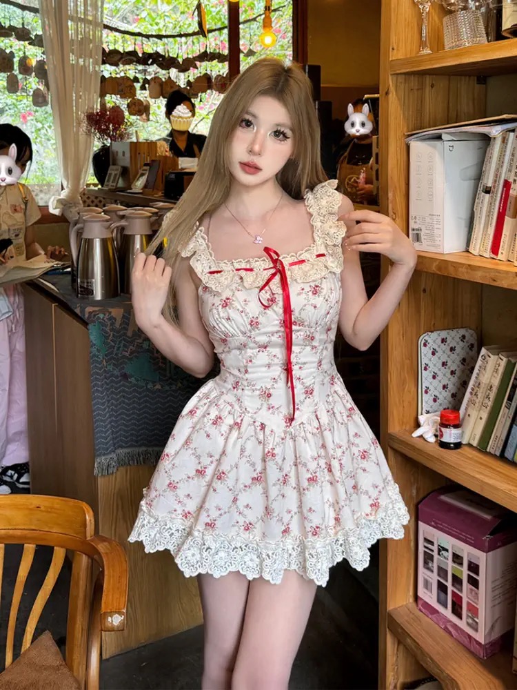 高質量南理香富養玫瑰 杏色田園風小碎花法式蕾絲吊帶連衣裙春夏