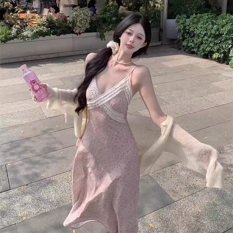 法式茶歇粉色碎花吊帶連衣裙女2026夏季小個子收腰度假無袖長裙子