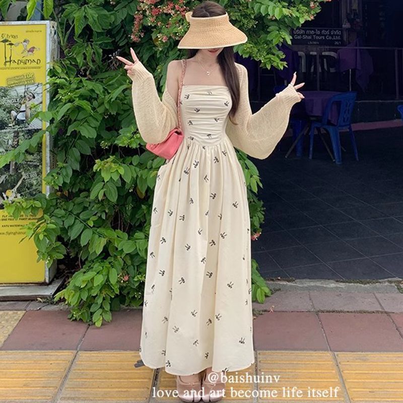法式溫柔風蝴蝶結印花吊帶連衣裙女夏季高級感氣質收腰顯瘦初戀裙