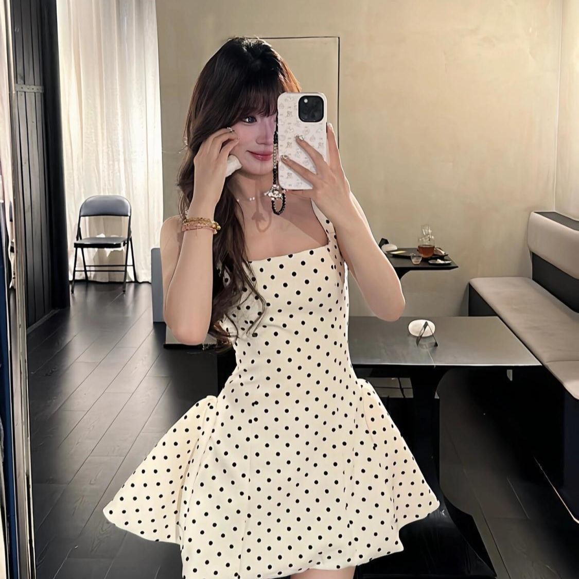 法式甜辣妹杏色波點純欲方領連衣裙時尚修身海邊拍照女氣質短裙子