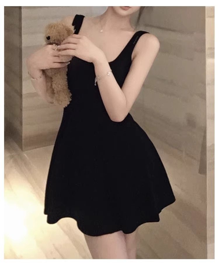 黑色吊帶連衣裙女法式絕美高級法式短裙子夏季赫本風小個子小黑裙