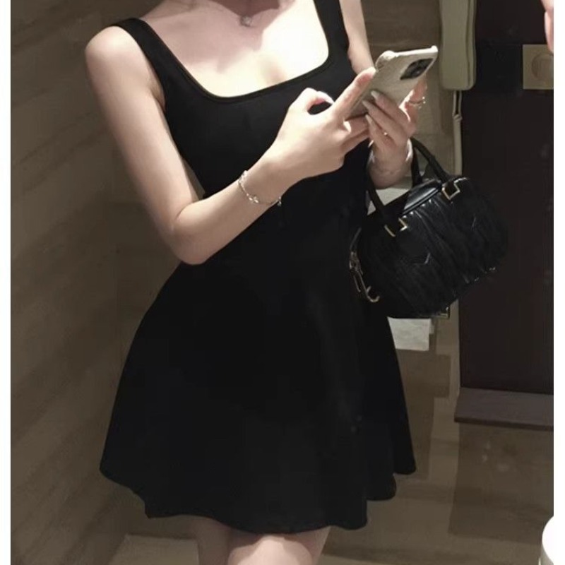 黑色吊帶連衣裙女法式絕美高級法式短裙子夏季赫本風小個子小黑裙
