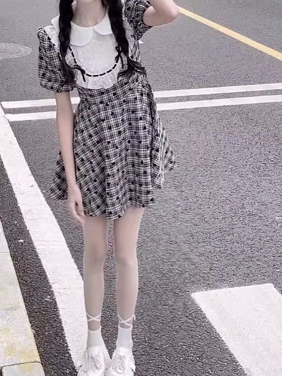 法式娃娃領連衣裙女夏2026新款小個子收腰格子泡泡袖茶歇公主裙子