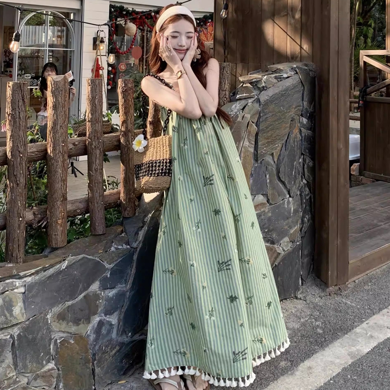 旅游穿搭云南三亞海邊度假長裙女法式微胖寬松條紋流蘇吊帶連衣裙
