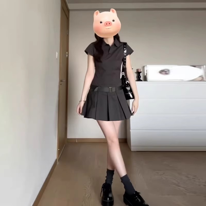 灰色學院風polo連衣裙子女夏季2026新款流行爆款收腰氣質百褶短裙