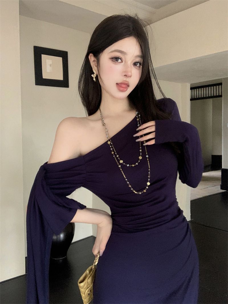法式高級性感斜肩長袖連衣裙女春夏修身顯瘦氣質不規則包臀長裙子