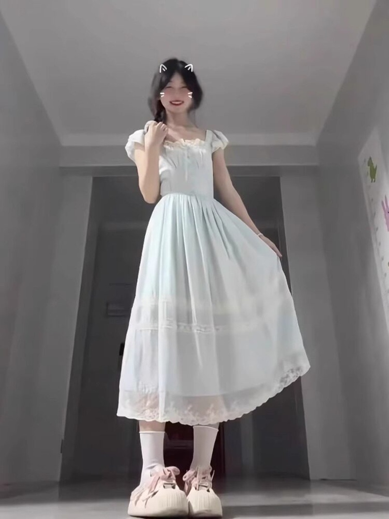 又甜又辣少女感長裙女2026夏甜辣妹小飛袖蕾絲邊藍色蝴蝶結連衣裙