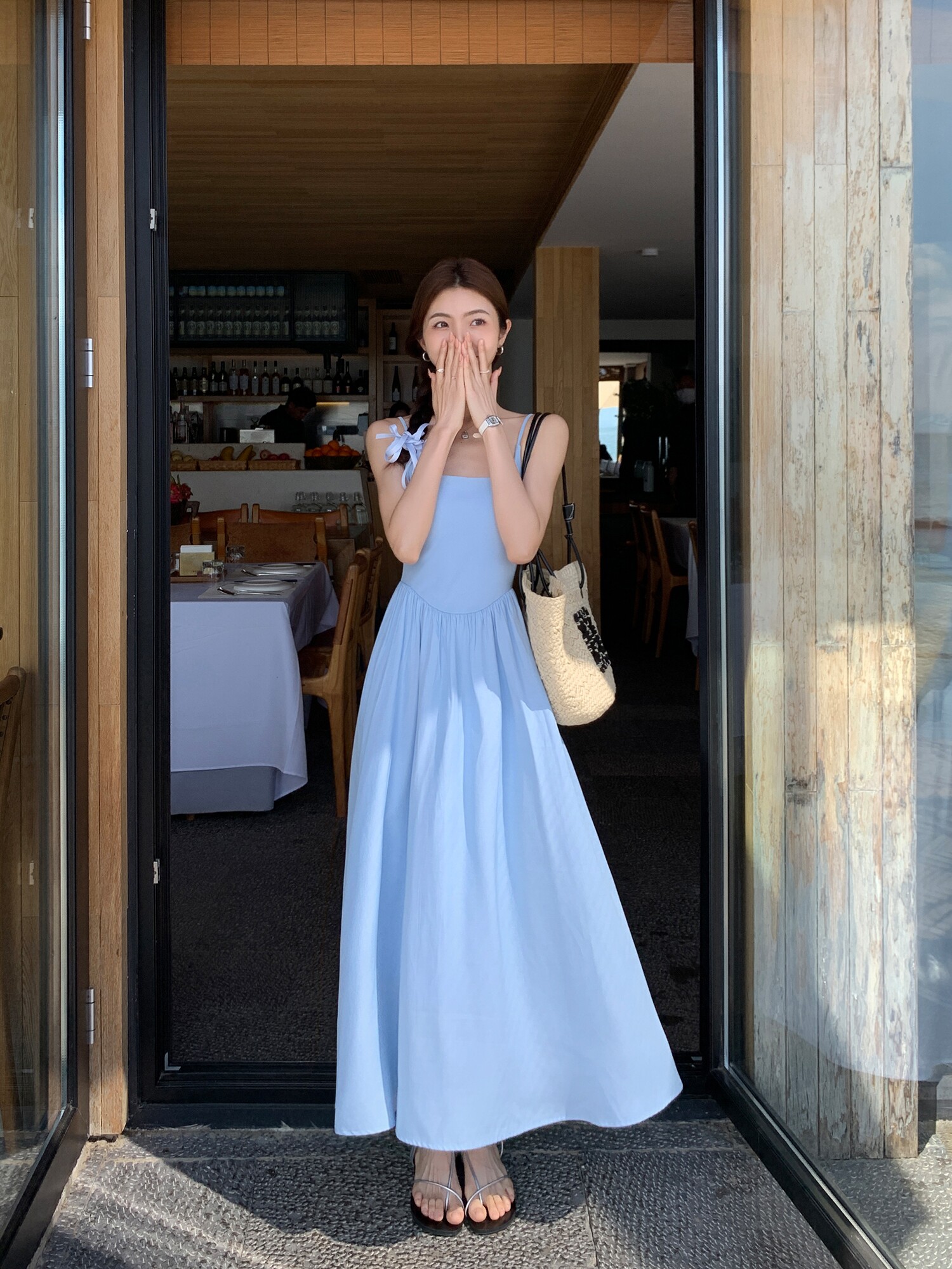 超美度假風 帶胸墊吊帶連衣裙女夏季海灘設計感拼接收腰A字背心裙