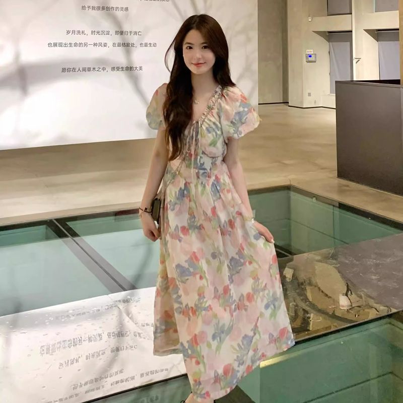 法式茶歇碎花簡單大方得體連衣裙復古氣質V領長裙2026新款女夏季