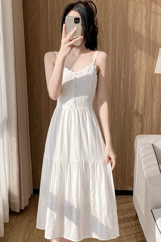 2026新款白色吊帶連衣裙小個子氣質收腰顯瘦夏日絕美小裙子