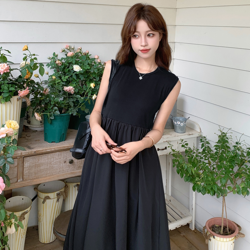 赫本風茶歇法式黑色吊帶背心連衣裙女2026新款夏季氣質長裙