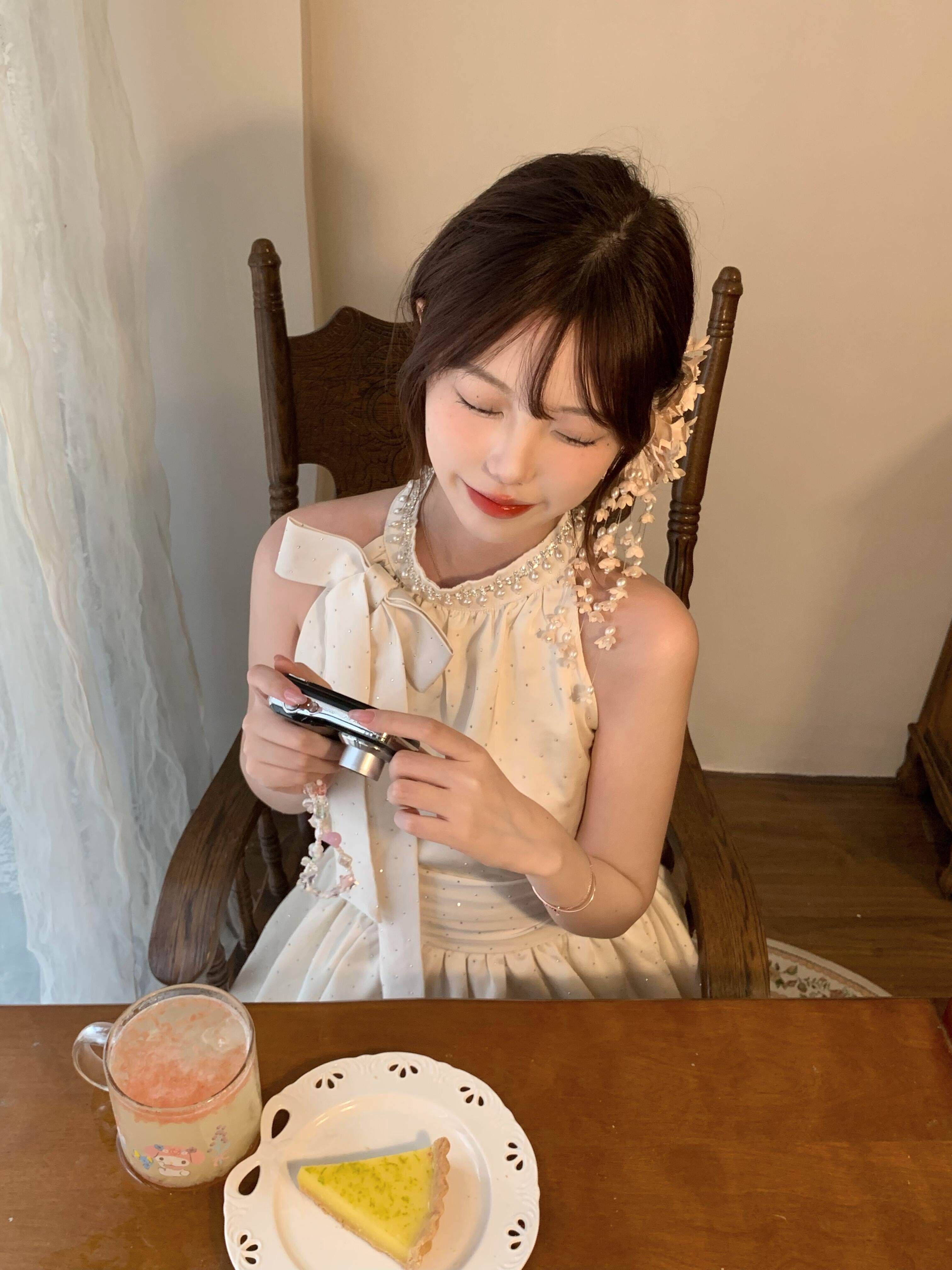 女春夏季燙鉆蝴蝶結純欲風公主裙生日裙子法式富家千金掛脖連衣裙