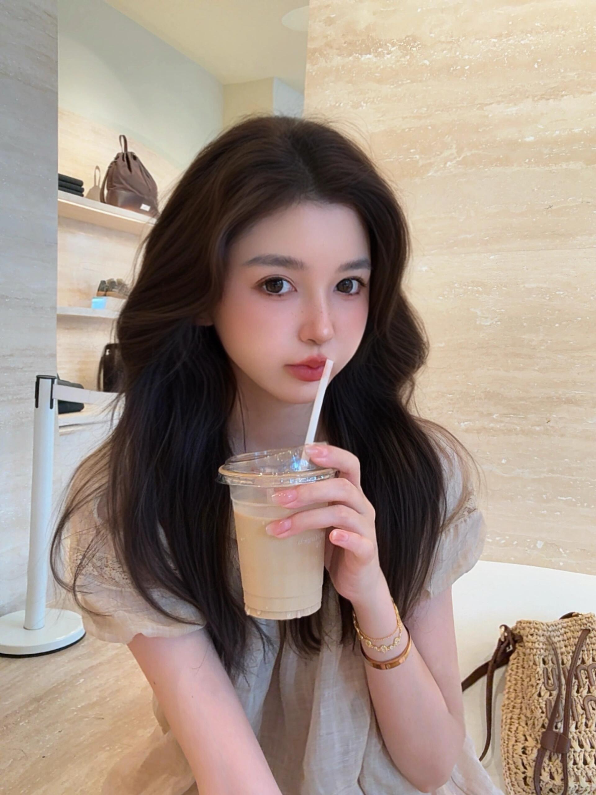2026時尚新款小個子設計感小眾裙子法式氣質泡泡袖娃娃領女連衣裙