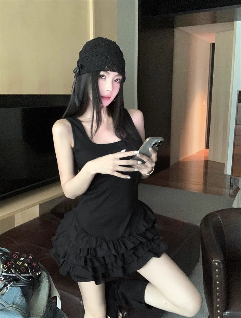 甜美白色吊帶連衣裙女夏季修身收腰荷葉邊蛋糕裙子芭蕾風a字短裙