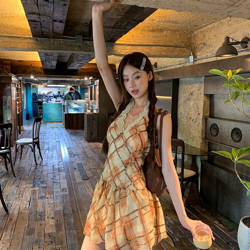 蕾絲拼接露背v領掛脖連衣裙修身格紋短裙辣妹風收腰a字裙