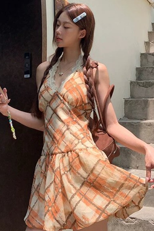 蕾絲拼接露背v領掛脖連衣裙修身格紋短裙辣妹風收腰a字裙