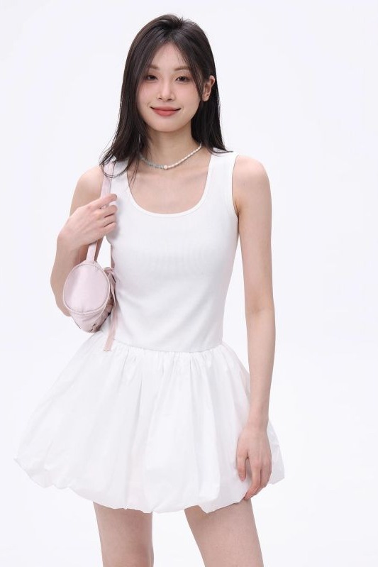 芭蕾風無袖背心連衣裙女2026夏季新款修身顯瘦花苞裙