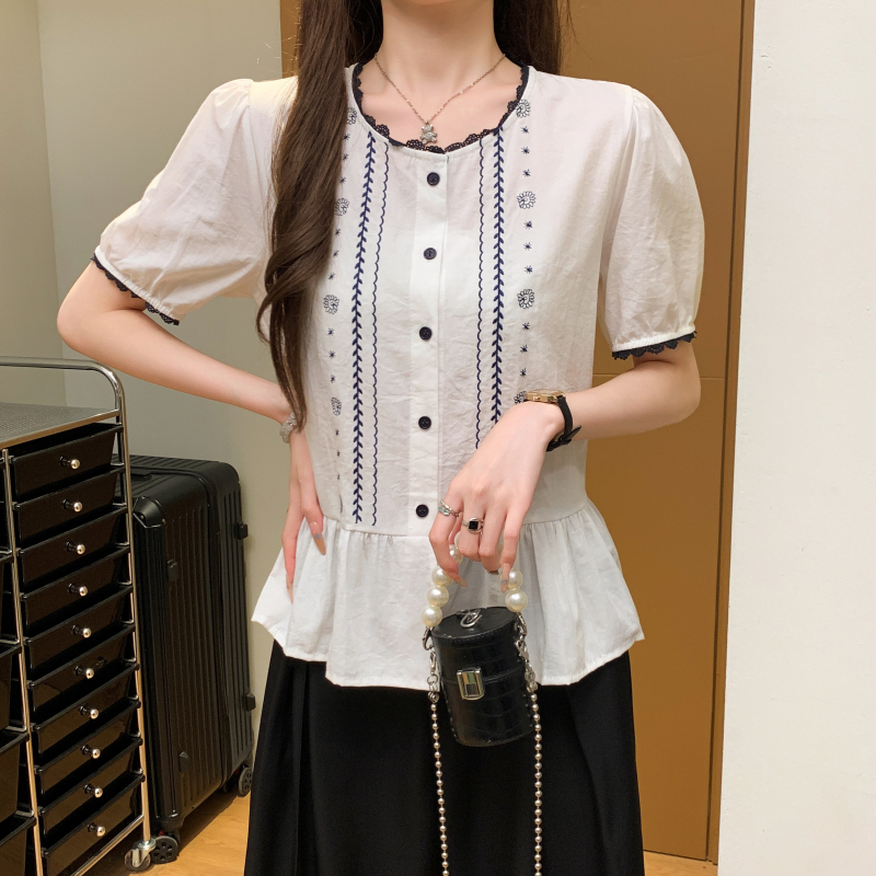 實拍 新款韓版時尚泡泡袖刺繡短袖襯衫女設計感撞色花邊上衣