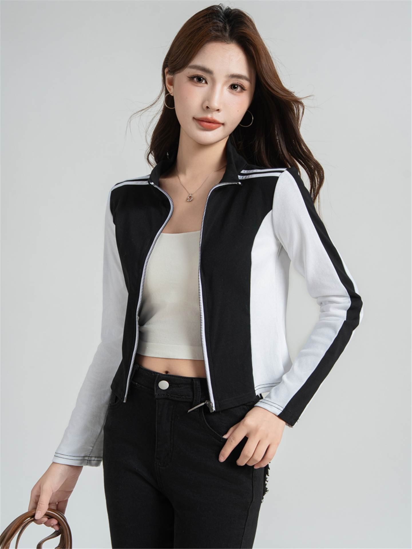 實拍 黑白撞色拼接長袖T恤女設計感小眾獨特別致立領拉鏈上衣