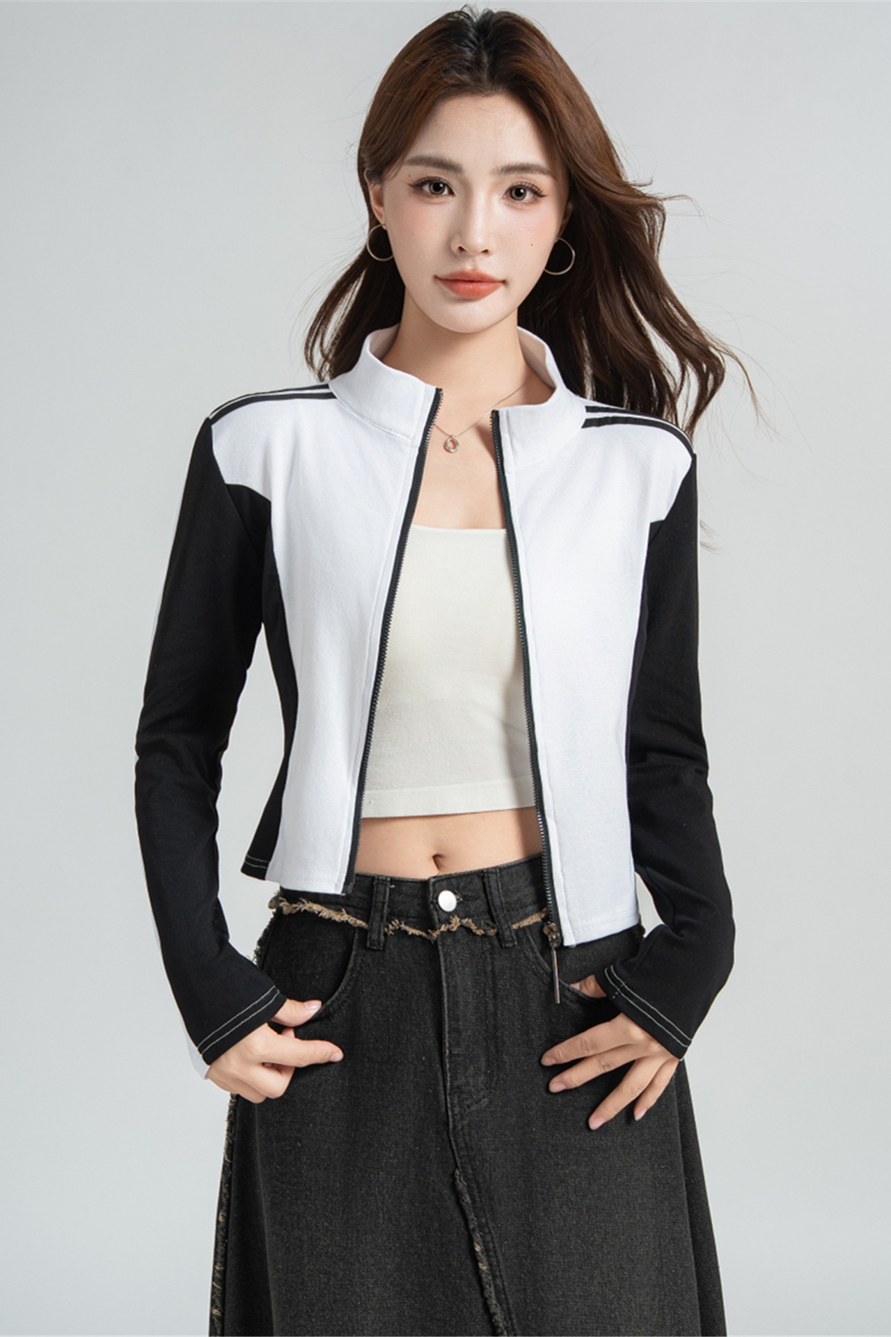 實拍 黑白撞色拼接長袖T恤女設計感小眾獨特別致立領拉鏈上衣