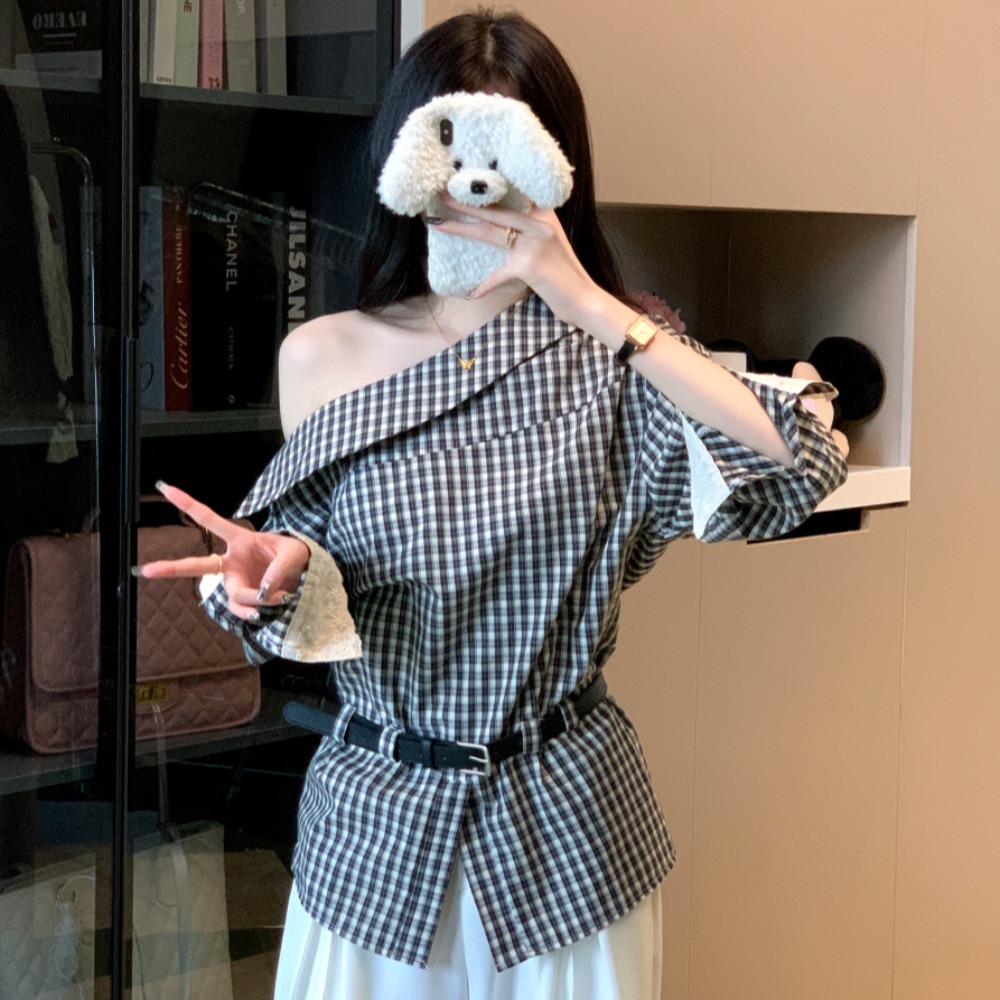 實拍設計感條紋露肩長袖襯衫女秋季新款洋氣遮肉寬松斜肩上衣