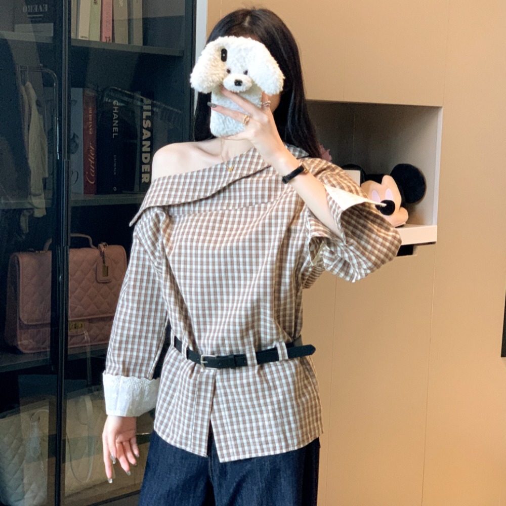 實拍設計感條紋露肩長袖襯衫女秋季新款洋氣遮肉寬松斜肩上衣