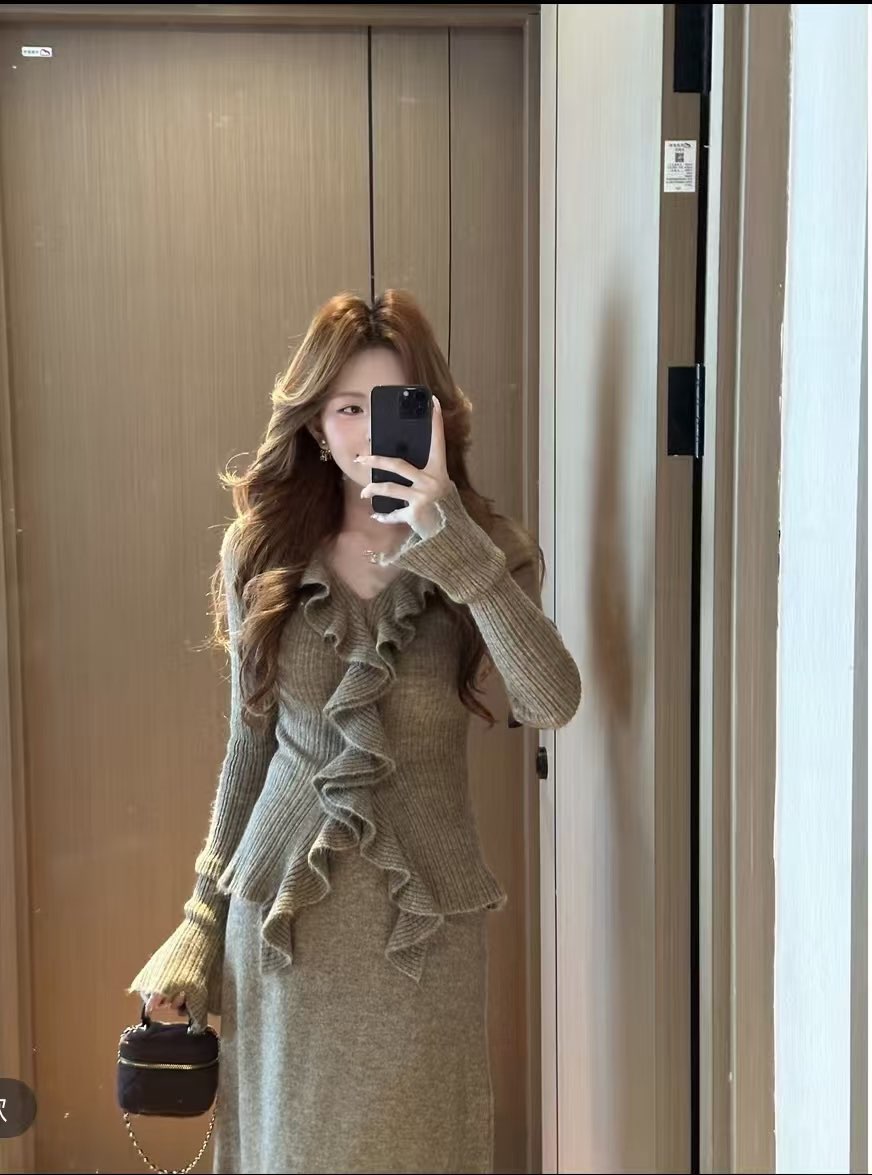 MY14233# V领毛衣洋气设计感荷叶边上衣半身裙两件套秋秋新款温柔针织套装女裝貨源服裝批發